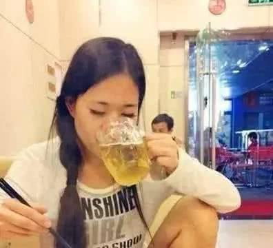 夫妻吃瓜搞笑段子视频合集,搞笑段子视频合集笑料十足