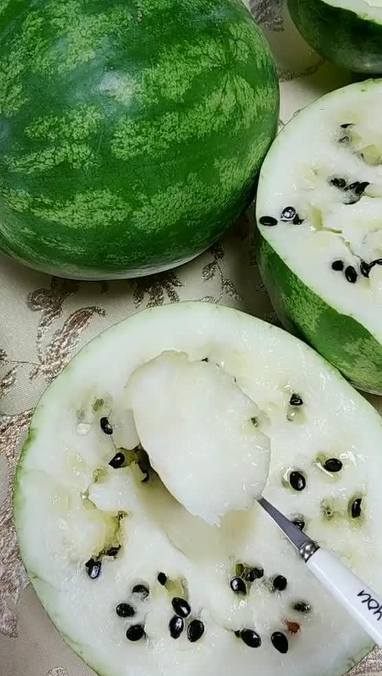 东北真实吃瓜视频大全,揭秘真实吃瓜视频大全背后的东北美食文化