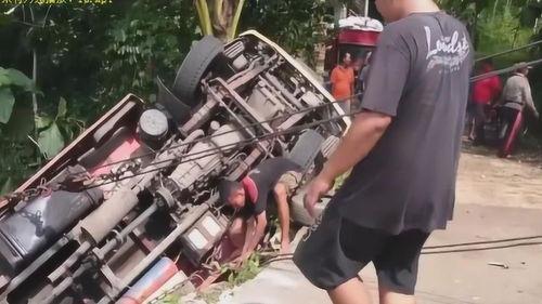 随拍吃瓜群众的视频,随拍吃瓜群众视角下的生活百态