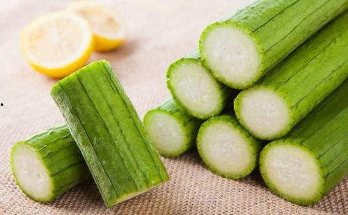 吃一整根水瓜会中毒吗视频,一整根水瓜竟致中毒？揭秘水瓜食用安全误区