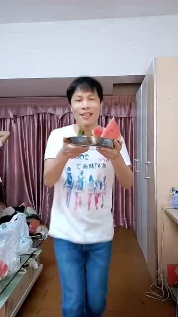 王子直播吃瓜是真的吗视频,揭秘网红直播背后的真相