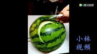 男子吃哈密瓜的视频,甜蜜滋味尽收眼底