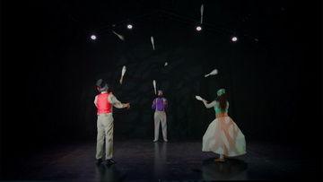 舞台跳舞吃瓜视频素材,舞台舞蹈与欢乐吃瓜瞬间