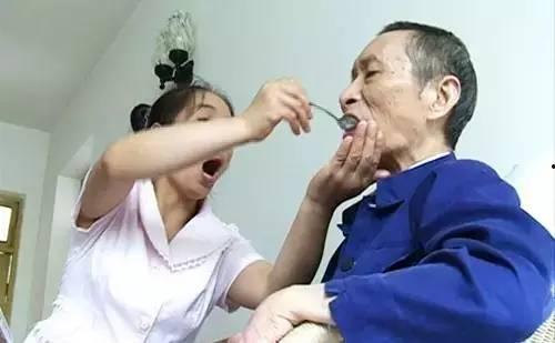 爷爷和护士吃瓜视频